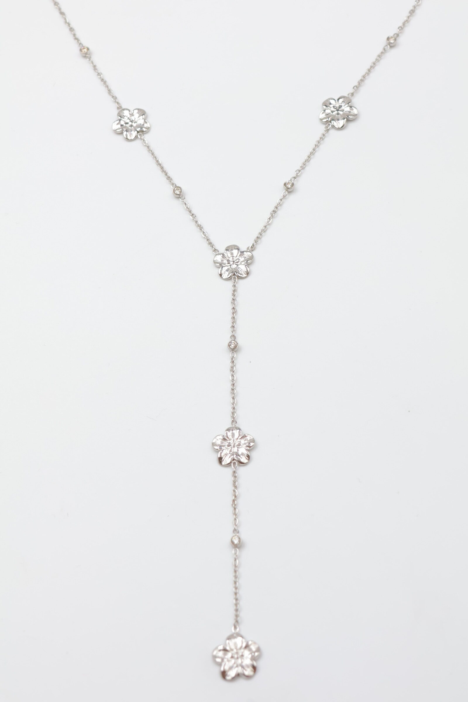 Collier design floral en Y, élégant et durable – Image 2